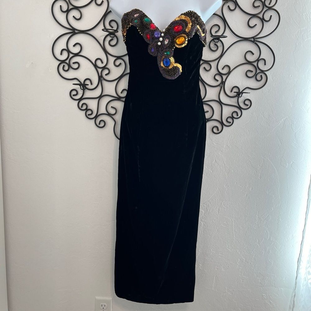 Elegant Black Beaded Prom Dress - Picture 4 of 15